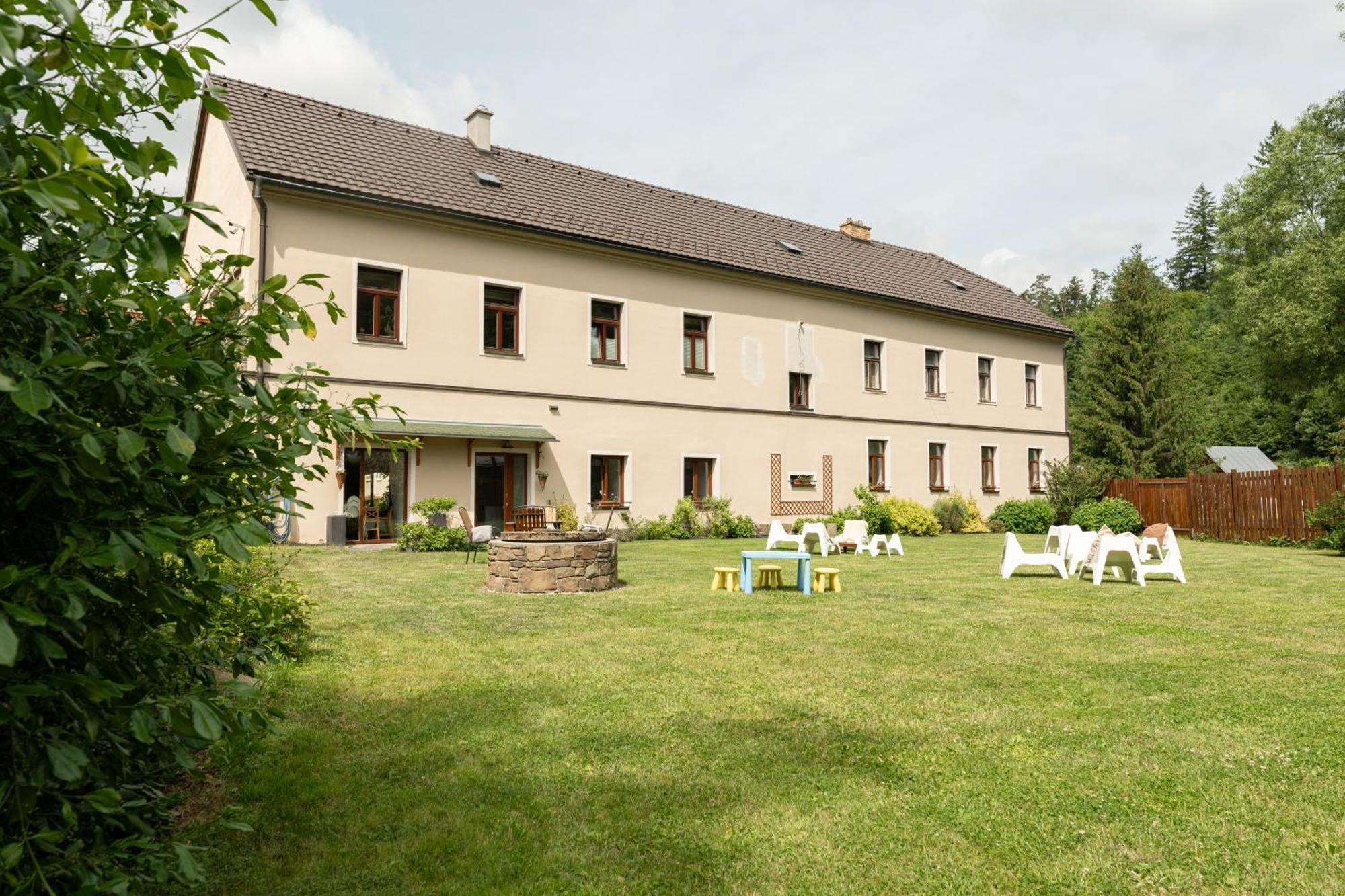 Penzion Stary Pivovar Křtiny Exteriör bild