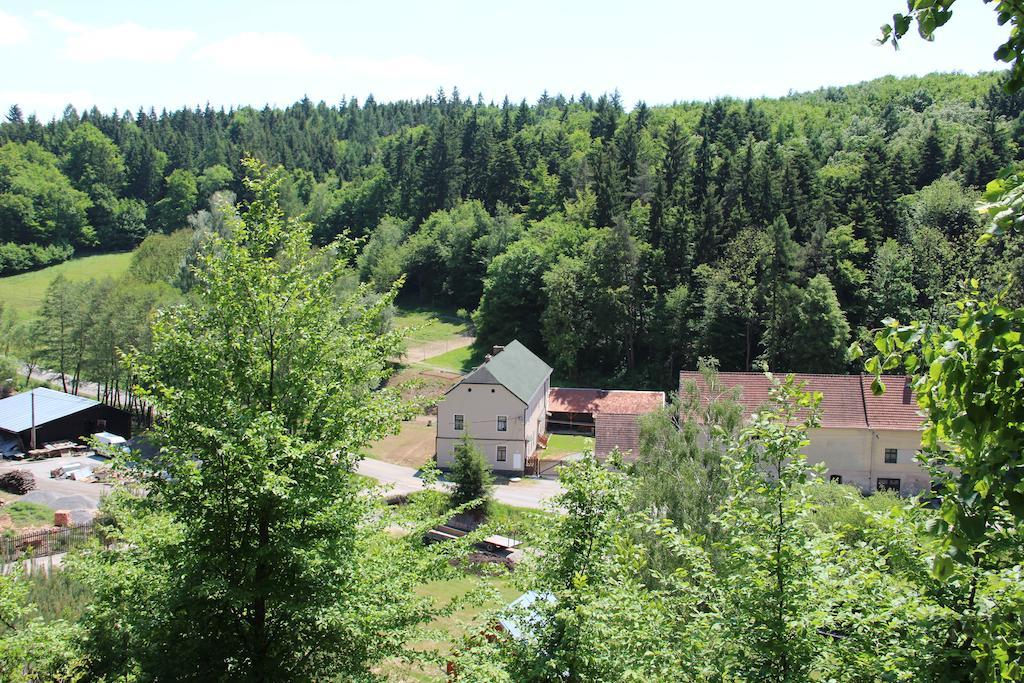 Penzion Stary Pivovar Křtiny Exteriör bild
