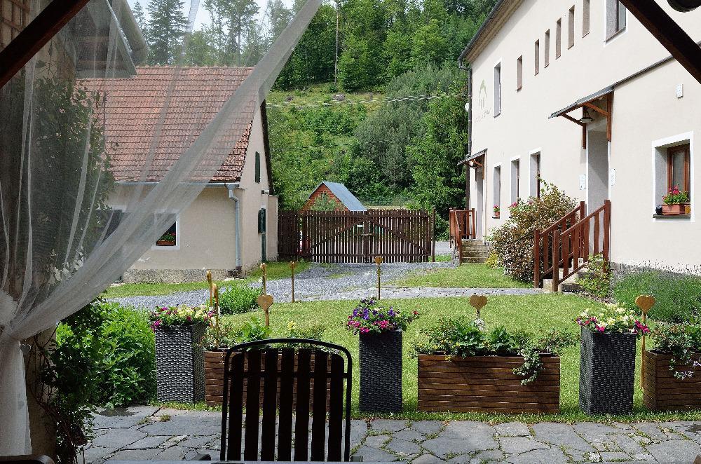 Penzion Stary Pivovar Křtiny Exteriör bild